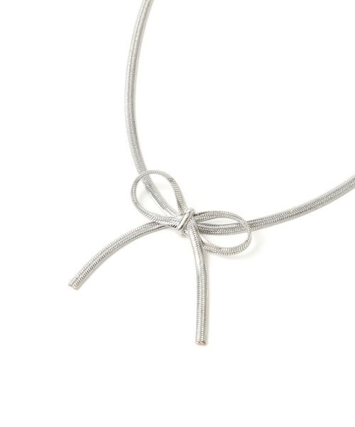 mysty woman(ミスティウーマン)の「ナローリボンネックレス 107766(ネックレス・レディース・シルバー・FREE)」の6枚目の写真