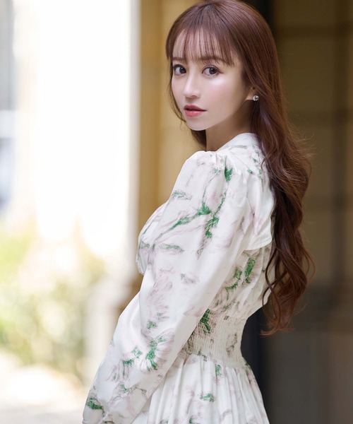 emiriawiz（エミリアウィズ）の「Motif en marbre shirring one-piece