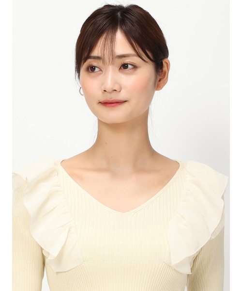 MISCH MASCH(ミッシュマッシュ)の「2wayラッフルニット/MM418314(ニット/セーター・レディース・ブラック/ホワイト/ブルー/イエロー・フリ-)」の5枚目の写真