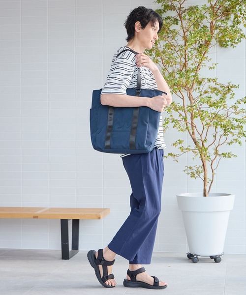 パッチワークサイドポケット付き２wayトートバック ♡れい✨パッチワークサイドポケット付き2wayトートバック