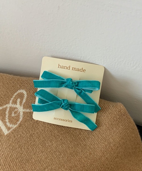 Nia（ニア）の「Nia(ニア)/【フレンチガーリーな雰囲気に】2set ベロアリボンヘアピン（ヘアピン・レディース・ブラック/グリーン/パープル/ブラウン/ピンク/アイボリー・FREE）」の4枚目の写真