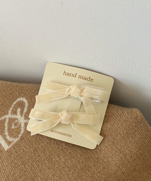 Nia（ニア）の「Nia(ニア)/【フレンチガーリーな雰囲気に】2set ベロアリボンヘアピン（ヘアピン・レディース・ブラック/グリーン/パープル/ブラウン/ピンク/アイボリー・FREE）」の2枚目の写真