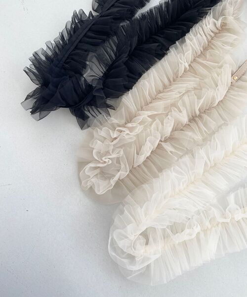 MAJESTIC LEGON（マジェスティックレゴン）の「チュールフリルショルダー（ベルト・レディース・ブラック/アイボリー/グレイッシュベージュ・FREE）」の3枚目の写真