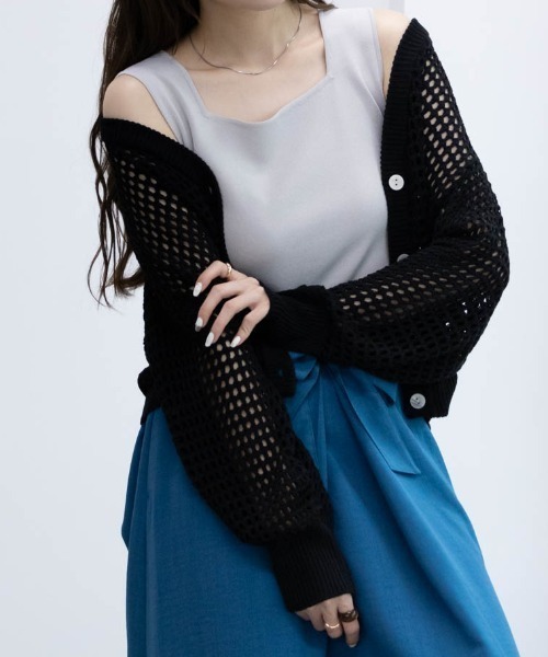 HusHusH(ハッシュアッシュ)の「HusHusH ハッシュアッシュ スクエアニットタンクトップ(タンクトップ・レディース・ライトグレー系/ブラック・L/M/S)」の6枚目の写真