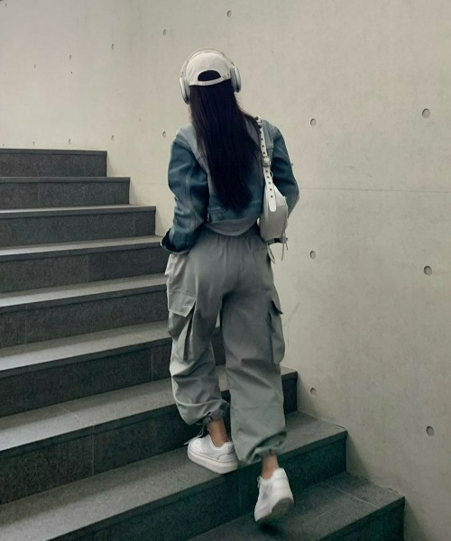 BEIDELLI（ベイデリー）の「[BELLIDE MADE] ニュートロオーバーフィットデニムクロップドジャケット（デニムジャケット・レディース・ブルー・FREE）」の10枚目の写真