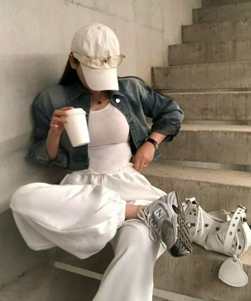 BEIDELLI（ベイデリー）の「[BELLIDE MADE] ニュートロオーバーフィットデニムクロップドジャケット（デニムジャケット・レディース・ブルー・FREE）」の3枚目の写真