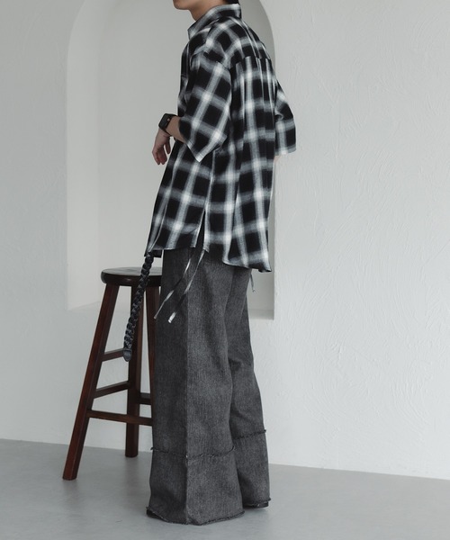 epnok(エプノック)の「フリンジフレアスラブデニムパンツ(デニムパンツ・メンズ・ブラック/サックスブルー/インディゴブルー・SMALL/LARGE/MEDIUM)」の10枚目の写真