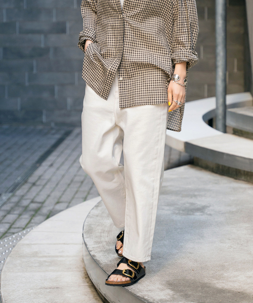 woadblue(ウォードブルー)の「【W by Woadblue / ダブリューバイウォードブルー】LOOSE TAPERED DENIM(デニムパンツ・レディース・ブルー/ホワイト・23/25/24)」の1枚目の写真