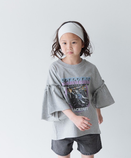 LOWRYS FARM(ローリーズファーム)の「SCORPIONSフリルTシャツ 116973(Tシャツ/カットソー・キッズ・チャコールグレー/グレー・110cm/120cm/130cm/140cm/150cm)」の1枚目の写真