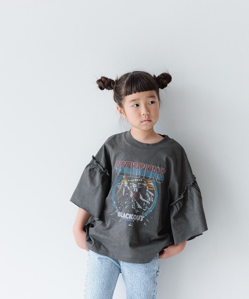 LOWRYS FARM(ローリーズファーム)の「SCORPIONSフリルTシャツ 116973(Tシャツ/カットソー・キッズ・チャコールグレー/グレー・110cm/120cm/130cm/140cm/150cm)」の2枚目の写真
