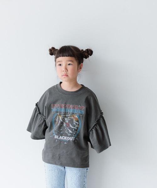 LOWRYS FARM(ローリーズファーム)の「SCORPIONSフリルTシャツ 116973(Tシャツ/カットソー・キッズ・チャコールグレー/グレー・110cm/120cm/130cm/140cm/150cm)」の4枚目の写真