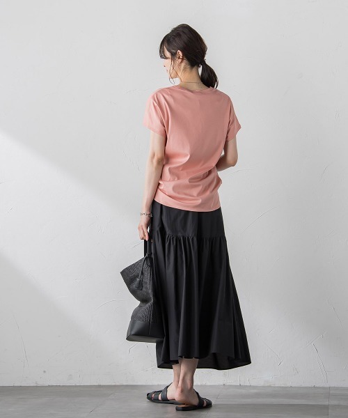 LAUTREAMONT(ロートレアモン)の「【WEB限定】【3サイズ】スムースコットンラウンドヘムカットソー≪洗える/接触冷感≫(Tシャツ/カットソー・レディース・ホワイト/チャコールグレー/ブルー/ブラック/ベージュ/ライトブルー/ピンク・11号/7号/9号)」の19枚目の写真