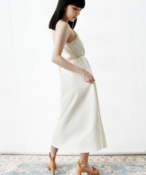 H.TOKYO(エイチトウキョウ)の「キャミソールワンピース(ワンピース・レディース・ブラック/ベージュ・SMALL/LARGE/MEDIUM)」の14枚目の写真