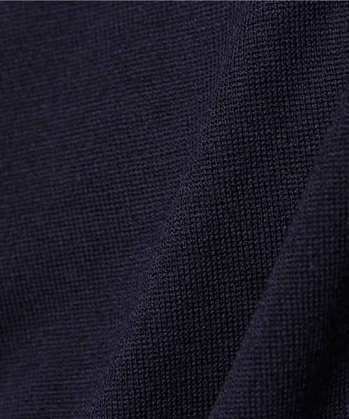 JOHN SMEDLEY（ジョンスメドレー）の「JOHN SMEDLEY / 30ゲージタートル（ニット/セーター・メンズ・ホワイト/シルバー/チャコールグレー/ブラック/ワイン/ブルー系その他/インディゴブルー/ネイビー・SMALL/LARGE/MEDIUM）」の14枚目の写真