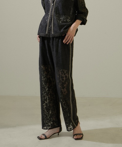 SALON adam et rope'（サロン アダム エ ロペ）の「オーガニックコットンレースイージーパンツ【セットアップ対応】（その他パンツ・レディース・ブラック/ホワイト・FREE）」の6枚目の写真