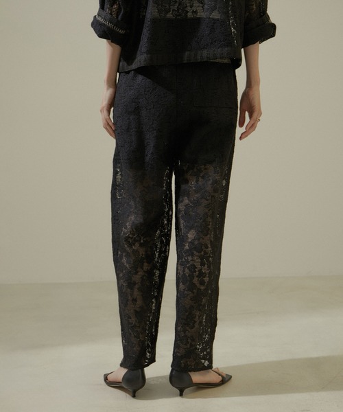 SALON adam et rope'（サロン アダム エ ロペ）の「オーガニックコットンレースイージーパンツ【セットアップ対応】（その他パンツ・レディース・ブラック/ホワイト・FREE）」の7枚目の写真