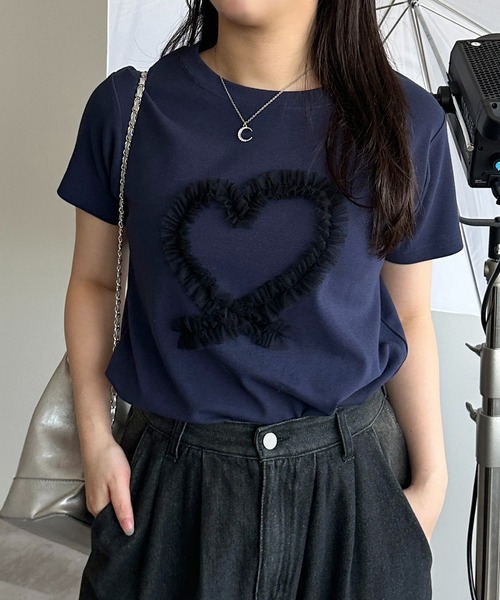 apres jour mignon(アプレジュールミニョン)の「【apres jour mignon SOIE】チュールモチーフフリルT【ZOZOTOWN限定アイテム】(Tシャツ/カットソー・レディース・ネイビー/ブラック/チャコールグレー/ブラック系その他・X-LARGE/フリー)」の4枚目の写真