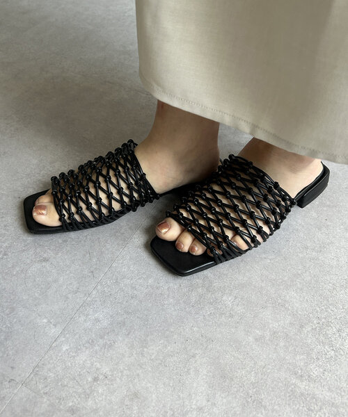Thevon（ゼボン）の「編み込みミュール（サンダル・レディース・ブラック/シルバー・M/L）」の13枚目の写真