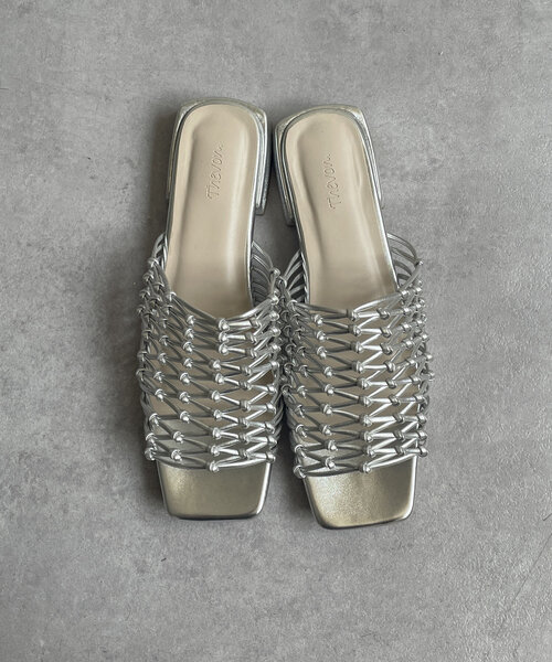 Thevon（ゼボン）の「編み込みミュール（サンダル・レディース・ブラック/シルバー・M/L）」の4枚目の写真