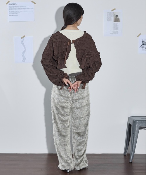 THE YOn(ザヨン)の「ドロストスリーブジャガードフリルボレロ(カーディガン/ボレロ・レディース・アイボリー/ブラック/ブラウン・FREE)」の6枚目の写真