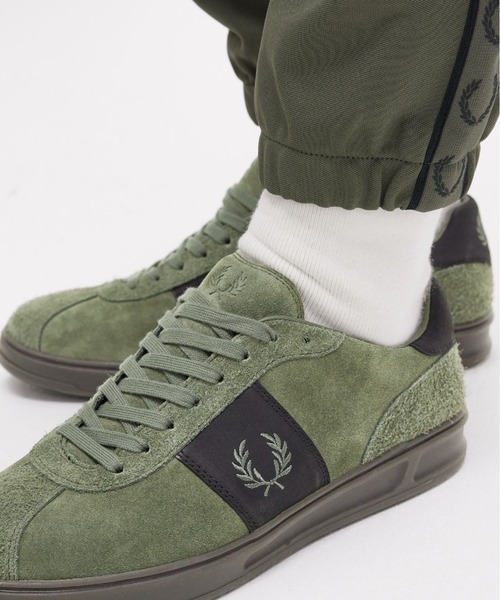 FRED PERRY（フレッドペリー）の「B4 Suede（スニーカー・メンズ・モスグリーン/ブラック・27cm/28cm/26cm）」の4枚目の写真