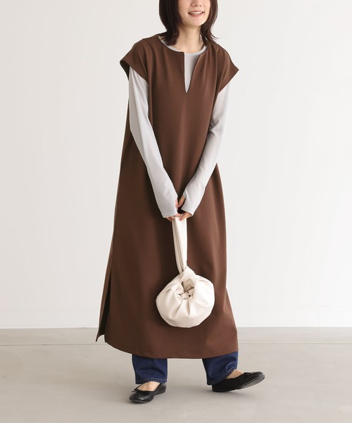 n'OrLABEL(ノアールレーベル)の「『キーネックジャンパースカート』(ジャンパースカート・レディース・ブラック/ブルーグリーン/ブラウン・1/2)」の1枚目の写真