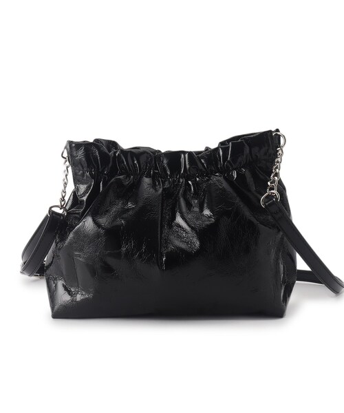 SHOO・LA・RUE（シューラルー）の「持てば旬顔 クラッシュ素材ショルダーバッグ（ショルダーバッグ・レディース・ブラック/ブロンズ/シルバー・00）」の2枚目の写真