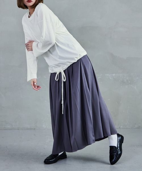 Fashion Letter(ファッションレター)の「【M-5L】2WAYバルーントップス 長袖 ロングスリーブ カットソー バルーンシルエット(Tシャツ/カットソー・レディース・カーキ/グレイッシュベージュ/ブラック/オフホワイト/チャコールグレー・4L~5L/LL~3L/M~L)」の21枚目の写真