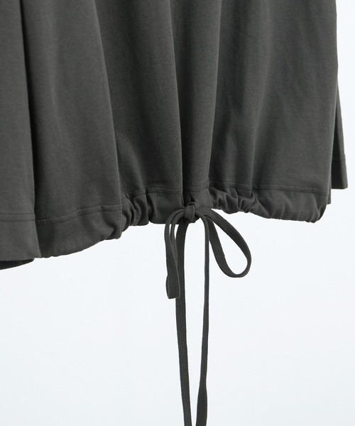 Fashion Letter(ファッションレター)の「【M-5L】2WAYバルーントップス 長袖 ロングスリーブ カットソー バルーンシルエット(Tシャツ/カットソー・レディース・カーキ/グレイッシュベージュ/ブラック/オフホワイト/チャコールグレー・4L~5L/LL~3L/M~L)」の9枚目の写真