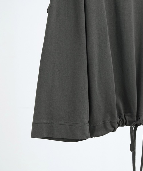 Fashion Letter(ファッションレター)の「【M-5L】2WAYバルーントップス 長袖 ロングスリーブ カットソー バルーンシルエット(Tシャツ/カットソー・レディース・カーキ/グレイッシュベージュ/ブラック/オフホワイト/チャコールグレー・4L~5L/LL~3L/M~L)」の10枚目の写真