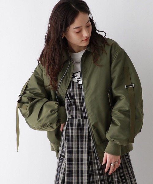 RAGEBLUE（レイジブルー）の「＜AIRTHERMAL/高機能中綿＞MA-1フライトジャケット（MA-1・レディース・オリーブ/グレー・FREE）」の7枚目の写真