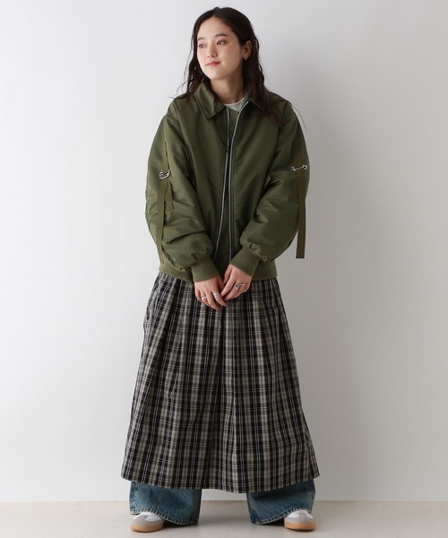 RAGEBLUE（レイジブルー）の「＜AIRTHERMAL/高機能中綿＞MA-1フライトジャケット（MA-1・レディース・オリーブ/グレー・FREE）」の4枚目の写真