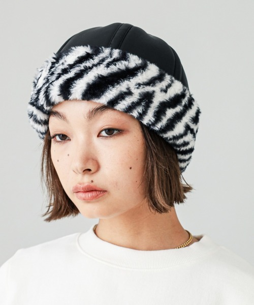 X-girl(エックスガール)の「FAUX FUR BRIM HAT(ハット・レディース・ブラック/ホワイト・ONE SIZE)」の3枚目の写真