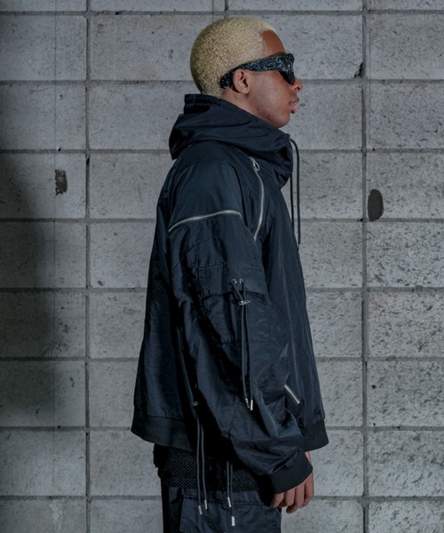 Never mind the XU / Chikashitsu+(ネバーマインド ザ エックスユー / チカシツプラス)の「ストリートファッション DIG YOUR OWN GRAVE ディグ ユア オウン グレイブ WASHING TECH MOUNTAIN PARKA ウォッシングテックマウンテンパーカー ブルゾン ダブルジップジャケット 長袖ジャケット 長袖アウター 羽織り テック系ファッション スポーツミックス 韓国ファッション 韓国 ストリート(マウンテンパーカー・メンズ・ブラック/グレー・M/L)」の10枚目の写真