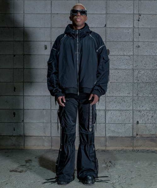 Never mind the XU / Chikashitsu+(ネバーマインド ザ エックスユー / チカシツプラス)の「ストリートファッション DIG YOUR OWN GRAVE ディグ ユア オウン グレイブ WASHING TECH MOUNTAIN PARKA ウォッシングテックマウンテンパーカー ブルゾン ダブルジップジャケット 長袖ジャケット 長袖アウター 羽織り テック系ファッション スポーツミックス 韓国ファッション 韓国 ストリート(マウンテンパーカー・メンズ・ブラック/グレー・M/L)」の6枚目の写真