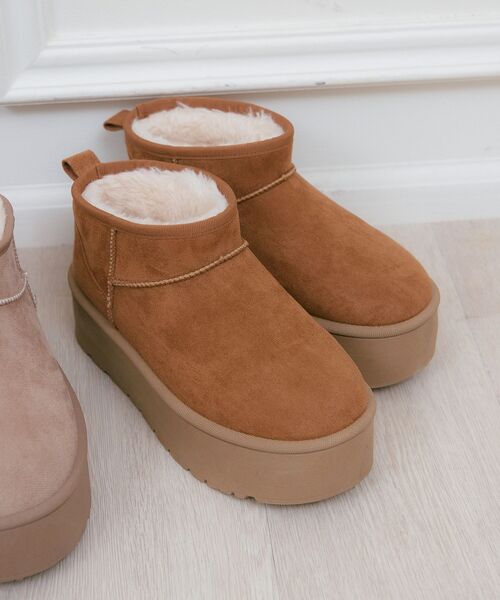 ems excite（エムズエキサイト）の「厚底ショートムートン（ブーツ・レディース・ベージュ/ブラック/キャメル・MEDIUM/LARGE）」の20枚目の写真