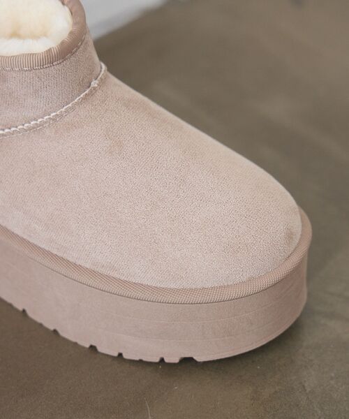 ems excite（エムズエキサイト）の「厚底ショートムートン（ブーツ・レディース・ベージュ/ブラック/キャメル・MEDIUM/LARGE）」の15枚目の写真