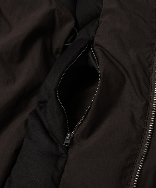 LEMAIRE(ルメール)の「SHORT PUFFER BLOUSON(ダウンジャケット/コート・レディース・ブラック・34/36)」の7枚目の写真