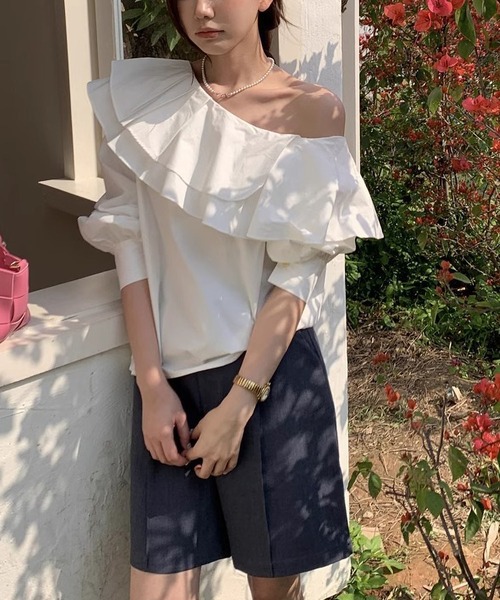 MAISON DE THERESE（メゾン ド テレーズ）の「フレンチレトロ不規則斜め肩二重フリルスリーブシャツ（シャツ/ブラウス・レディース・ホワイト/パープル・S/M/L）」の14枚目の写真