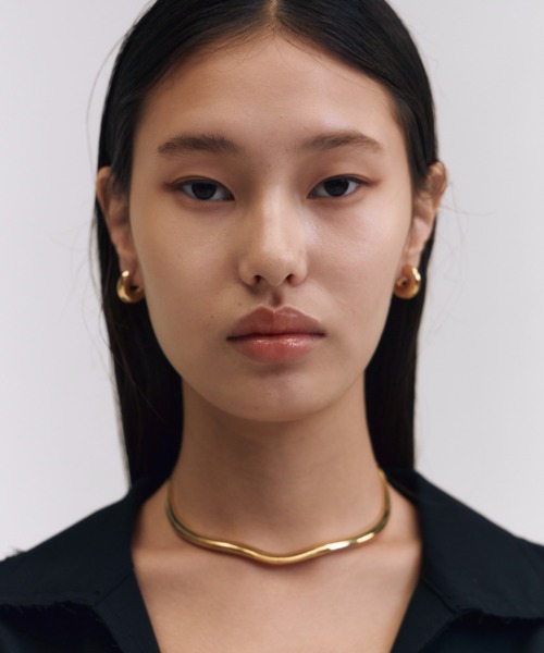 JOSE MOON(ジョゼムーン)の「CHUNKY HOOP PIERCED EARRING(ピアス(両耳用)・レディース・シルバー/ゴールド・FREE)」の5枚目の写真
