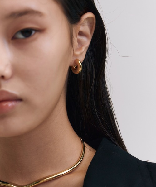 JOSE MOON(ジョゼムーン)の「CHUNKY HOOP PIERCED EARRING(ピアス(両耳用)・レディース・シルバー/ゴールド・FREE)」の6枚目の写真