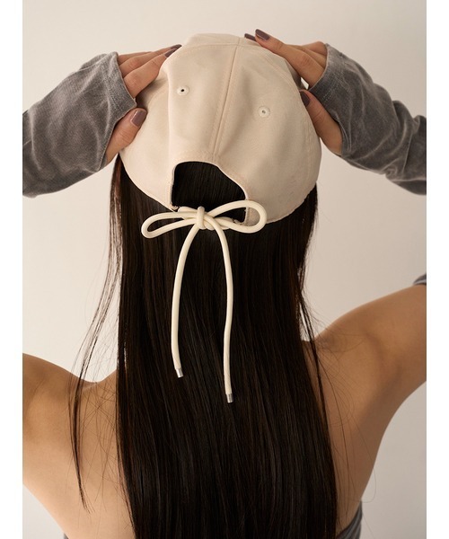 SNIDEL（スナイデル）の「バックリボンロゴキャップ（キャップ・レディース・アイボリー/ブラック/ブラウン・FREE）」の5枚目の写真