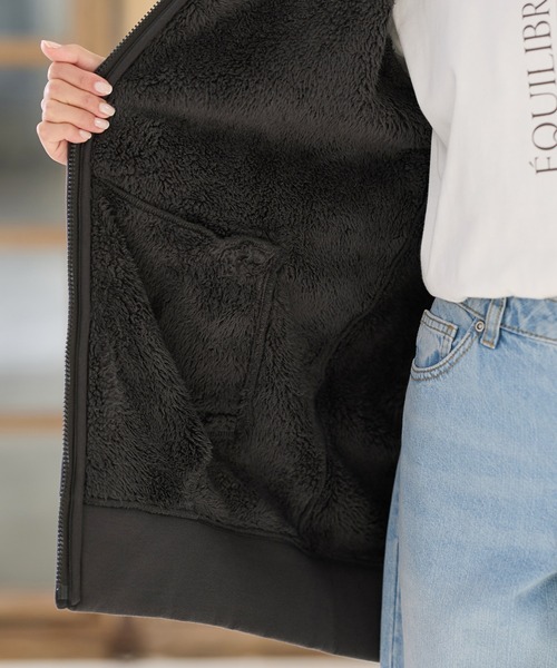 Honeys(ハニーズ)の「【ハニぽか】裏ボアロングパーカー(パーカー・レディース・スミクロ/ラベンダー/ベージュ/サックスブルー/カーキ・S/M/L/LL/3L)」の14枚目の写真