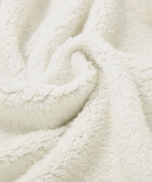 Honeys(ハニーズ)の「【ハニぽか】裏ボアロングパーカー(パーカー・レディース・スミクロ/ラベンダー/ベージュ/サックスブルー/カーキ・S/M/L/LL/3L)」の7枚目の写真