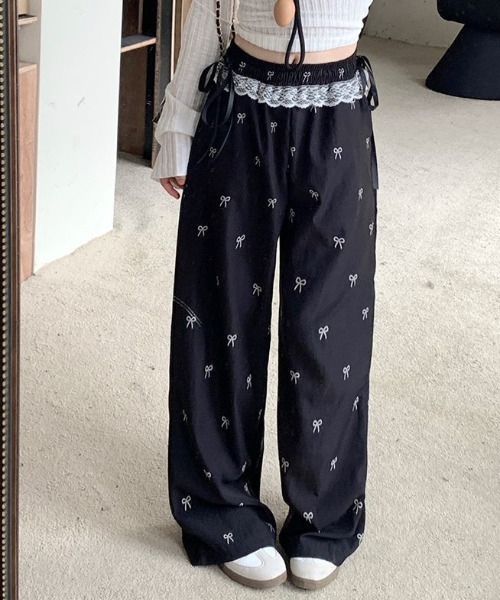 Teem Store(チームストア)の「リボン柄ウエストレースリボンパンツ イージーパンツ(その他パンツ・レディース・ブラック/ホワイト・M/L)」の2枚目の写真