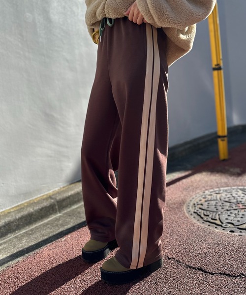 mi via loca(ミヴィアロカ)の「配色ライン スウェットパンツ(スウェットパンツ・レディース・トップグレー/ブラウン/カーキ・FREE)」の22枚目の写真