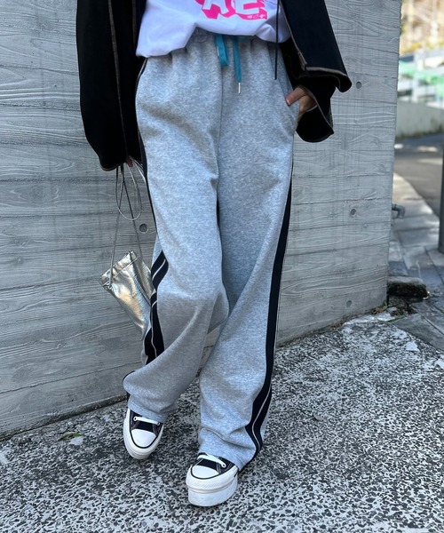 mi via loca(ミヴィアロカ)の「配色ライン スウェットパンツ(スウェットパンツ・レディース・トップグレー/ブラウン/カーキ・FREE)」の7枚目の写真