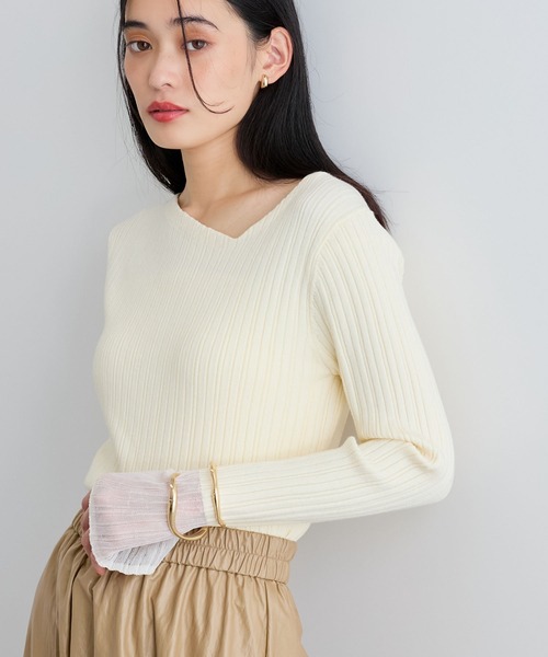 VIS(ビス)の「【洗える】袖口シアーアシメゆるVネックニット(ニット/セーター・レディース・ラベンダー/オフホワイト/ブラック・FREE)」の11枚目の写真