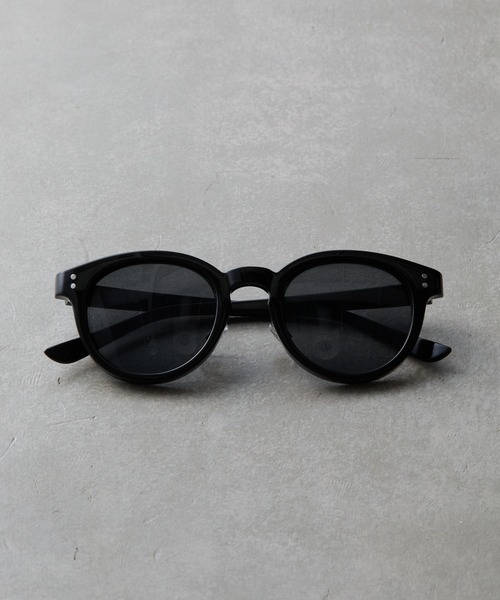 COLONY 2139（コロニートゥーワンスリーナイン）の「太ボストンサングラス（サングラス・レディース・クリア/グレー・FREE）」の2枚目の写真