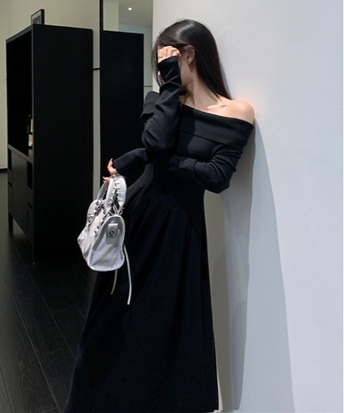paloma wool ネイビー オフショルダー フレアワンピース セール】オフショルダー ニット フレア ワンピース（ワンピース